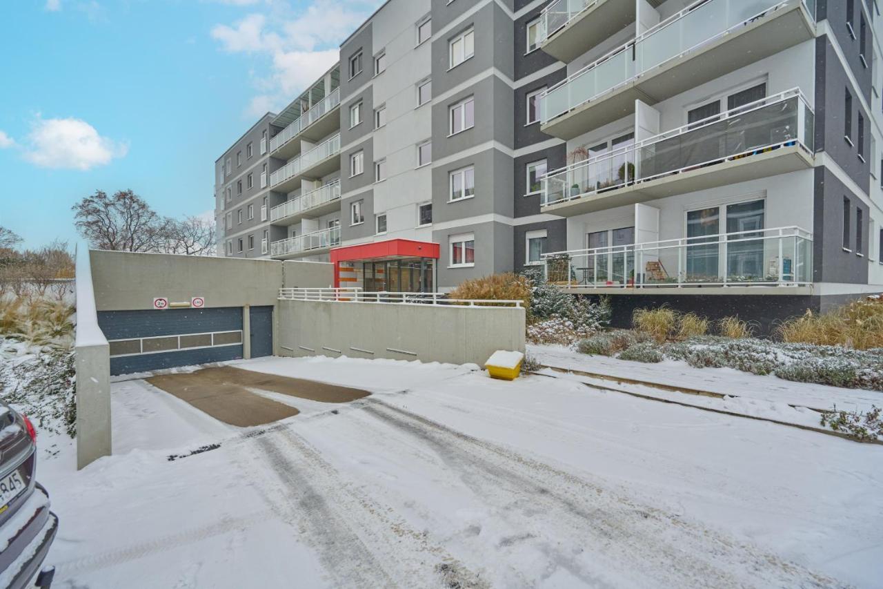 Wroclaw Rose Apartments By Noclegi Renters ภายนอก รูปภาพ