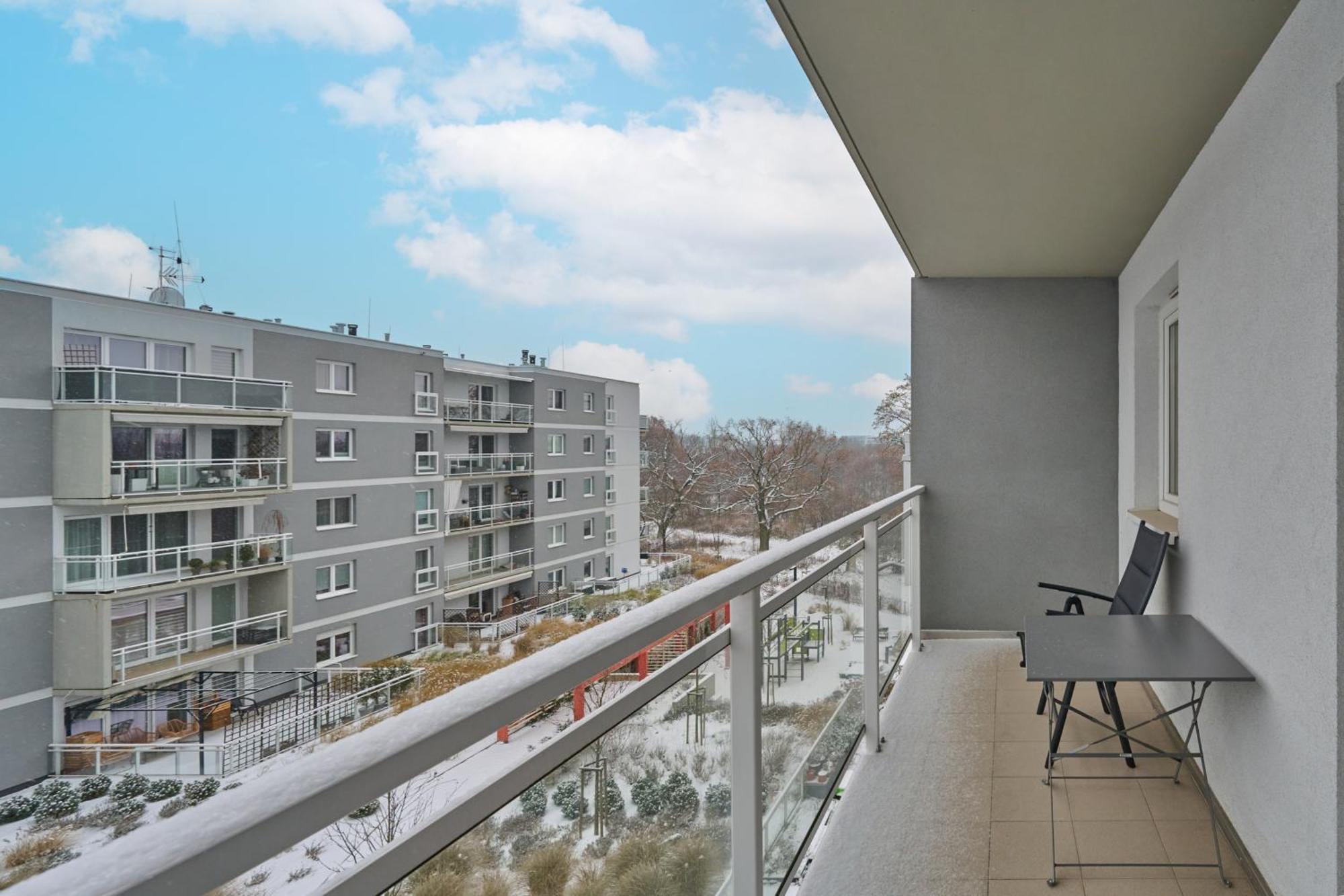 Wroclaw Rose Apartments By Noclegi Renters ภายนอก รูปภาพ